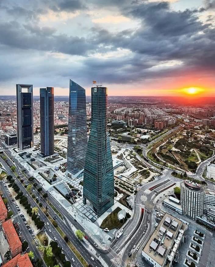 Cielo de Madrid durante el verano de 2025, debido a niveles elevados de contaminación por ozono nocivos para la salud